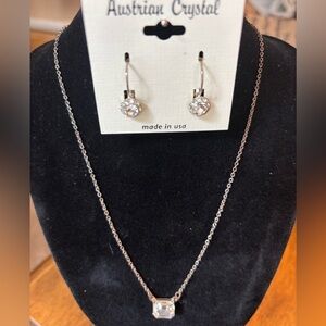 Cubic zirconia vintage necklace with cubic zirconia earrings
